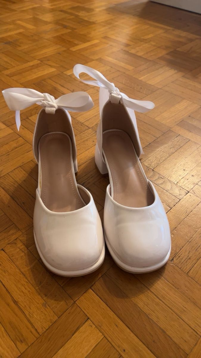 Scarpe da donna: Weisse Schuhe – Nuovo (secondo la descrizione) da Zürich venduto da sha_207