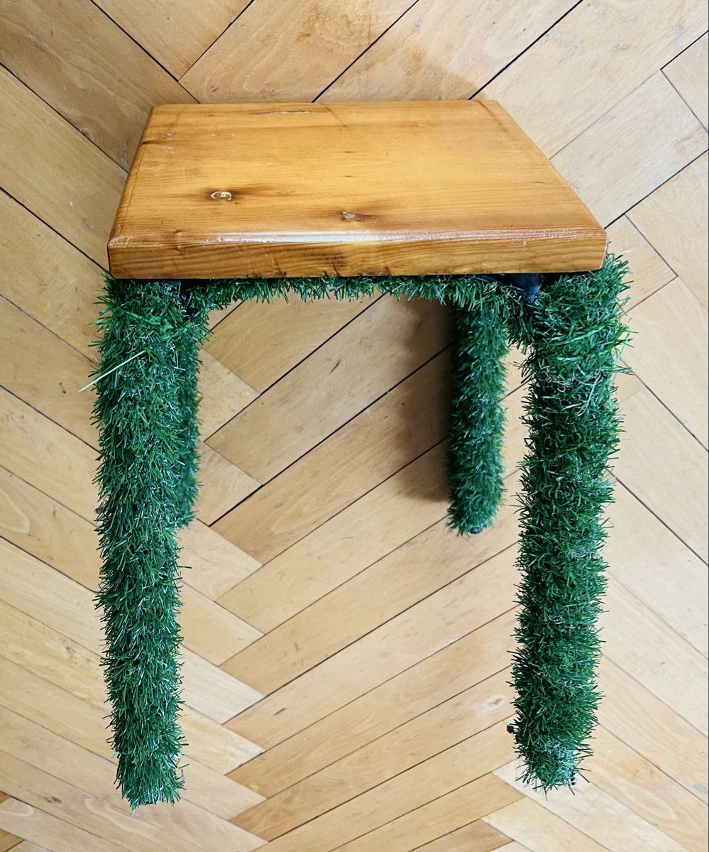 Sgabelli: Hocker mit Grasbeinen - Wirziger Stuhl – Usato da Biel/Bienne venduto da SirRolf 2