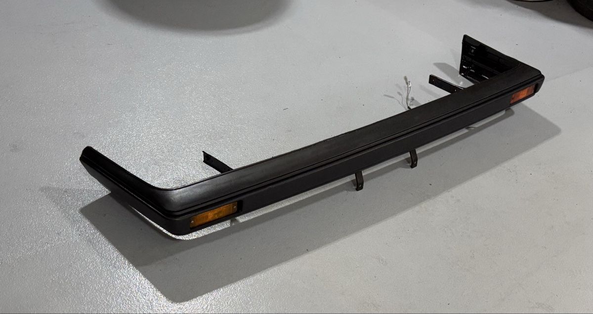 VW Tutti pezzi di ricambio auto: VW Golf 1 Stossstange – Usato da Niederhasli venduto da Ajlina1212 5