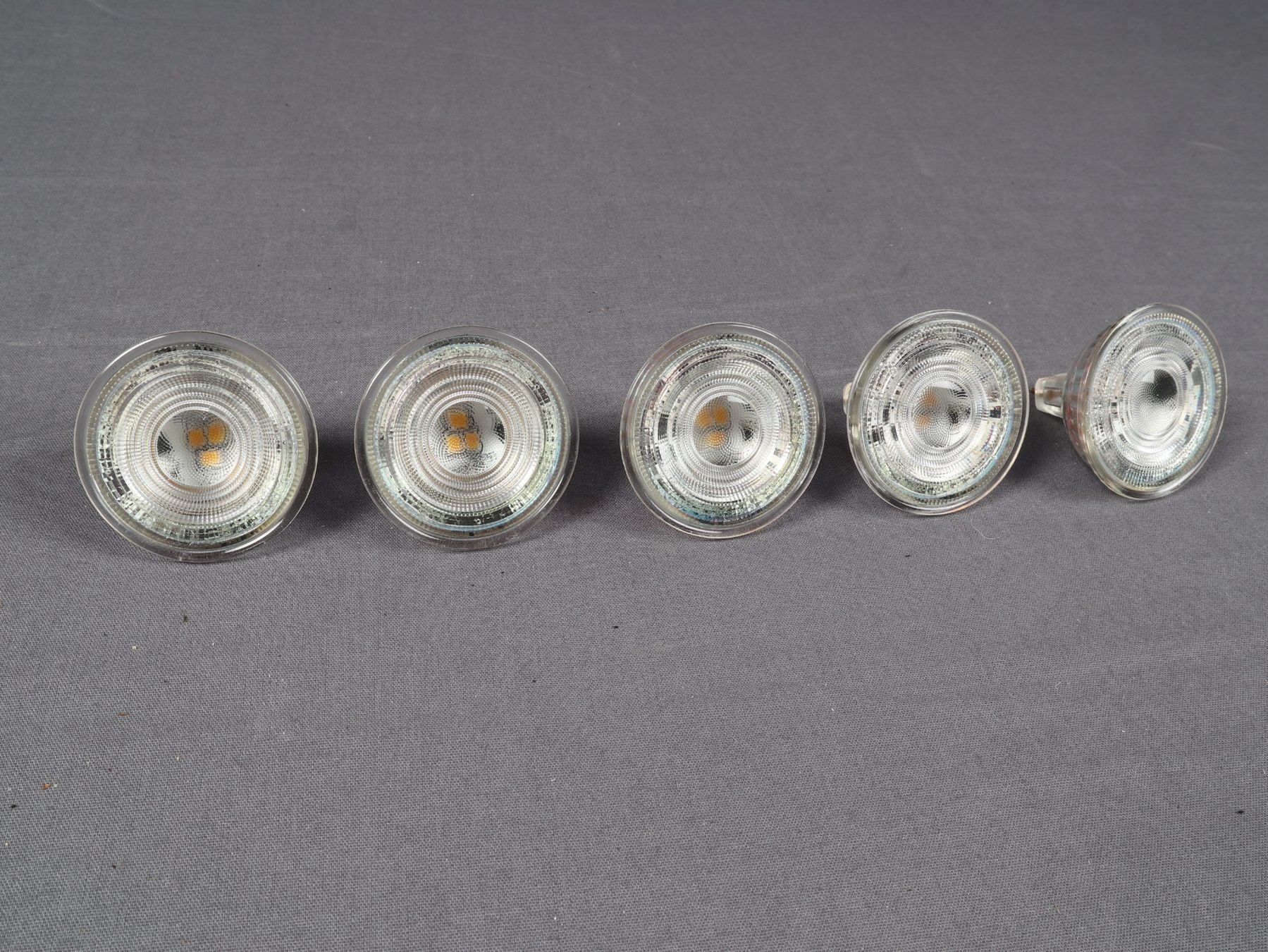 Osram Lampade: OSRAM LED 20W Warm White Dimmbar – Nuovo (secondo la descrizione) da Steinen venduto da Restwert_Steinen 3