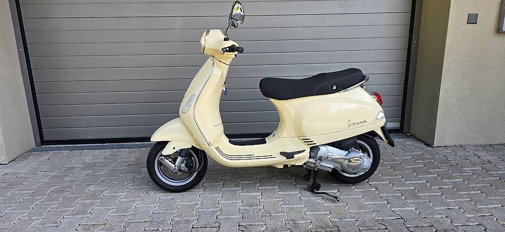 Scooters: Piaggio Vespa LX 125 beige MFK Juni 2026 – Gebraucht aus Zürich von Hftech