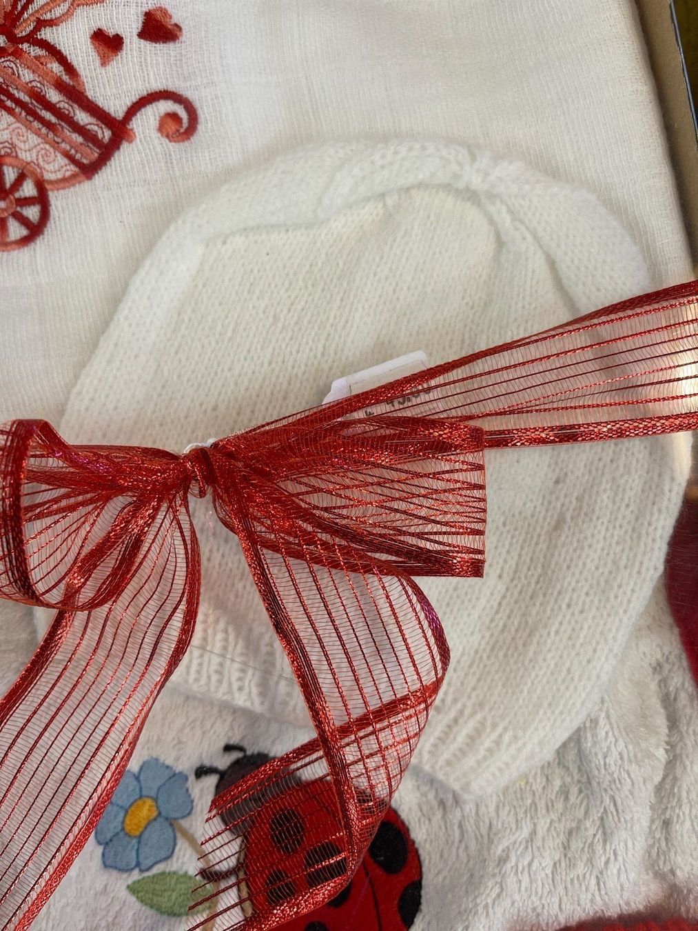 Jouets: Babygeschenk-Set – Neuf avec emballage d'origine à Waldstatt par wundertuete1 2