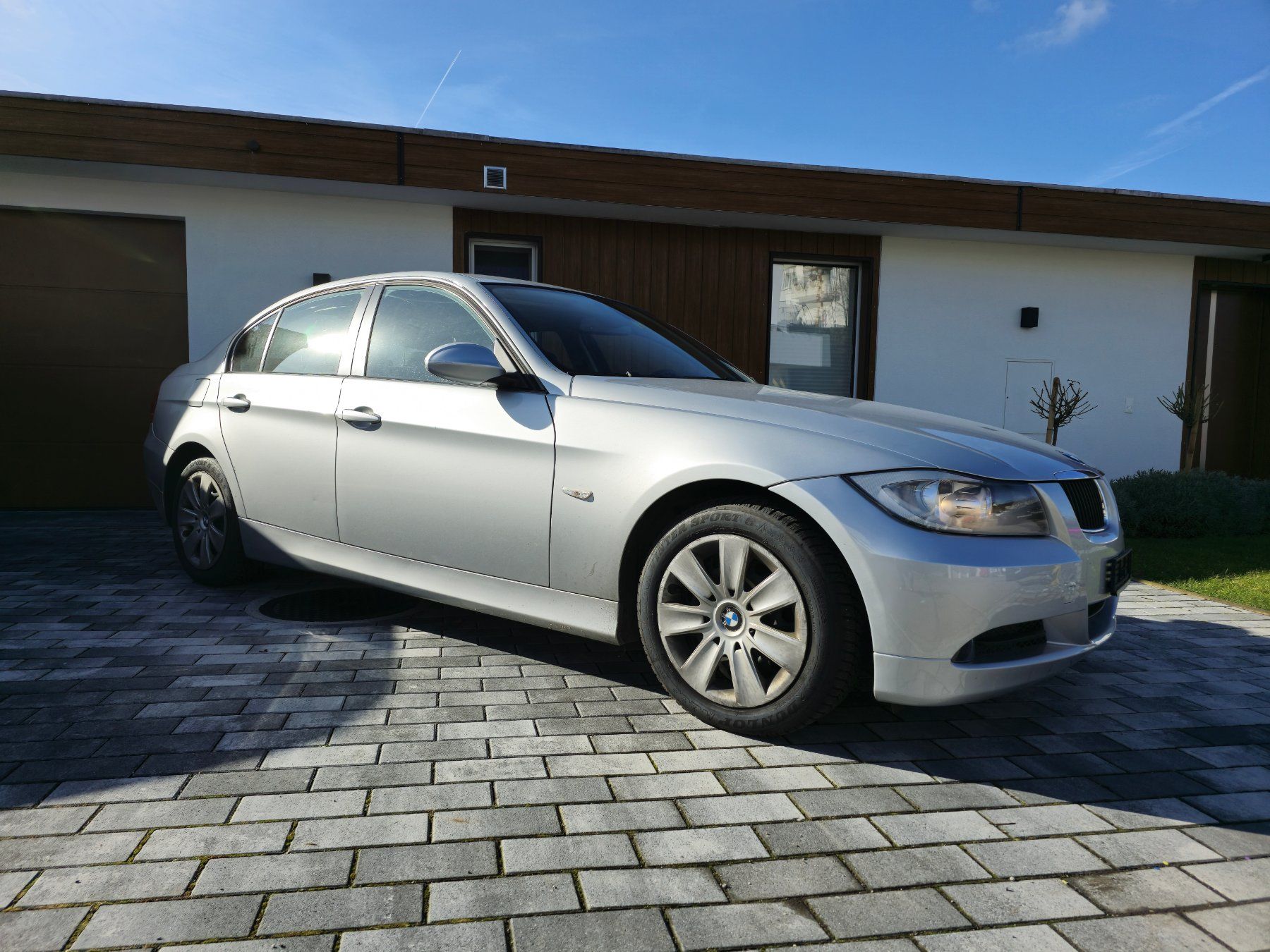 BMW Autos: BMW 320i E90 TOP Zustand ** 1. Hand ** – Gebraucht aus Oberrohrdorf von