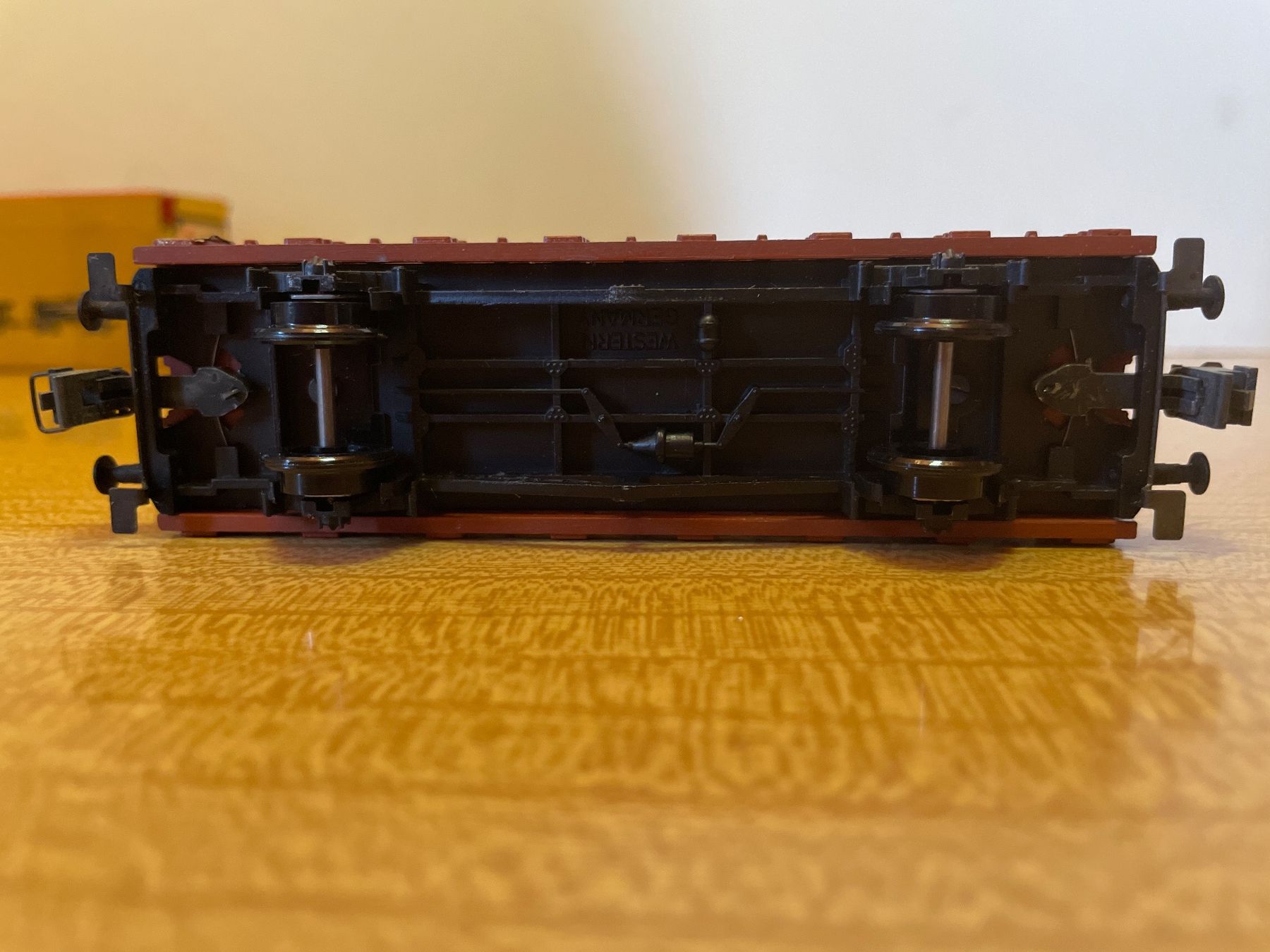 Trix Modelleisenbahnen: Trix Express H0 Güterwagen mit Plane – Gebraucht aus Suhr von Daneli7 3