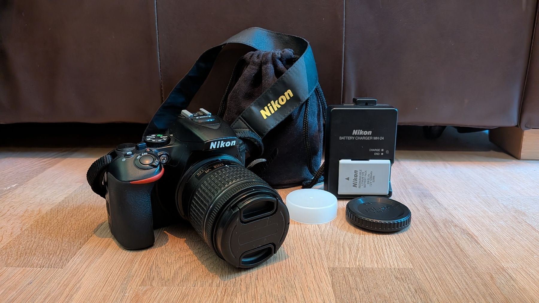 Nikon Fotocamera: Nikon D5600 + 18-55mm Lens, Originalverpackung – Usato da Remetschwil venduto da oli_dn7w