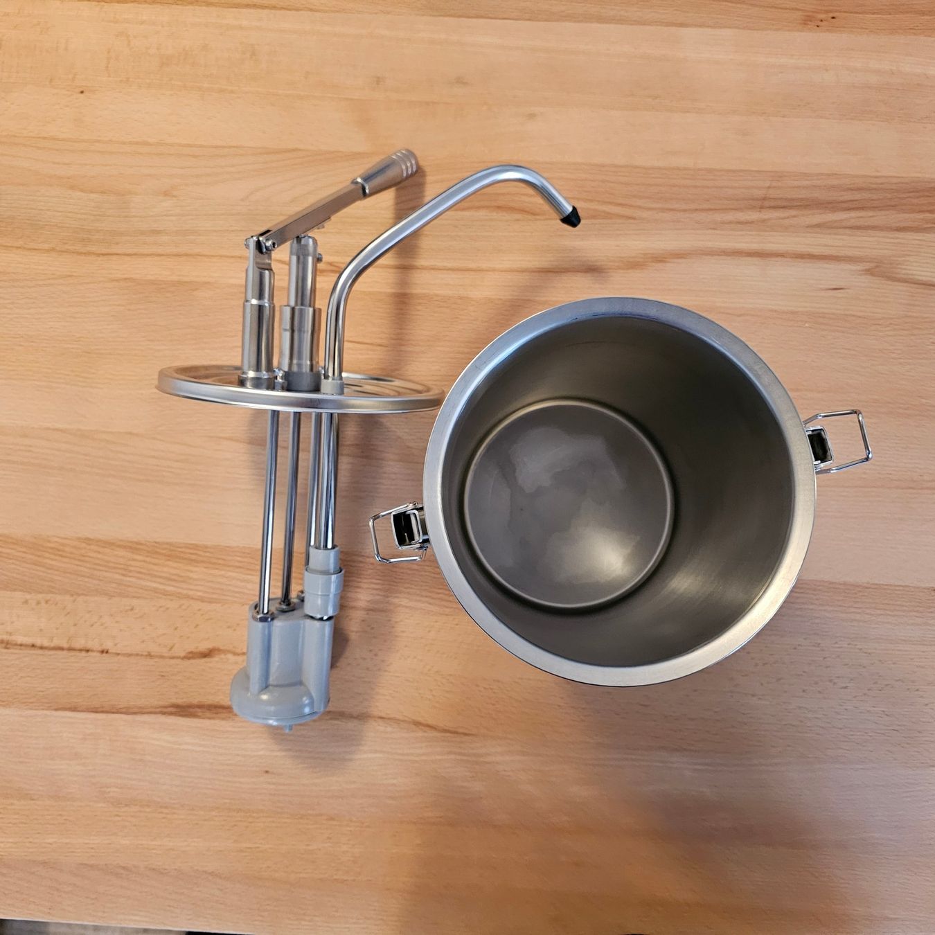 Elettrodomestici da cucina: Saucenspender in gutem Zustand – Usato da Basel venduto da Pastoriusiert01 1