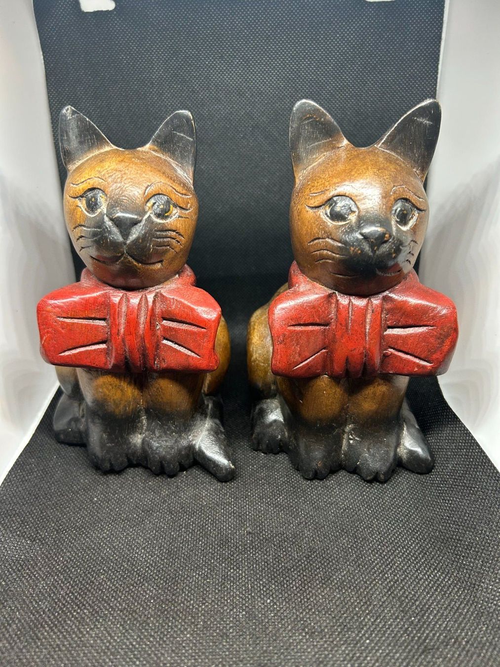Statuette: Vintage Wooden cat hand made – Usato da Lausanne venduto da Weber1007