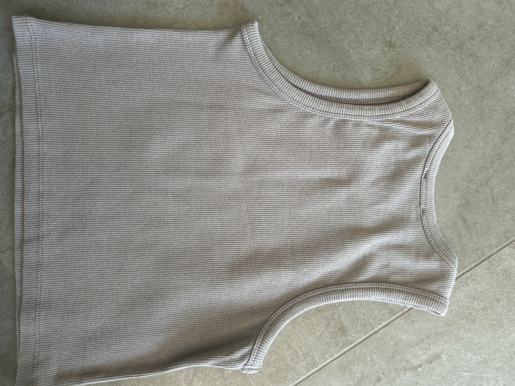 Blusen, T-Shirts & Tops: Top Subdued gris S – Gebraucht aus Yens von Chriis 1