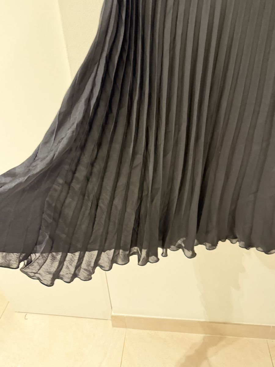 Primark Gonne: Jupe plissée noire- Élégante et légère! – Usato da Estavayer-le-Lac venduto da Iness_oth 1