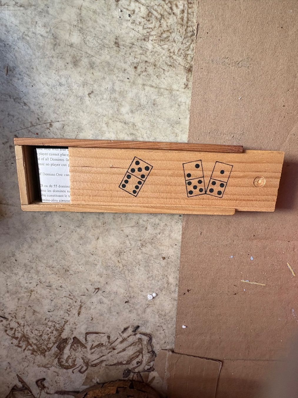 Spiele: Domino dans boîte en bois – Gebraucht aus Grône von natatou