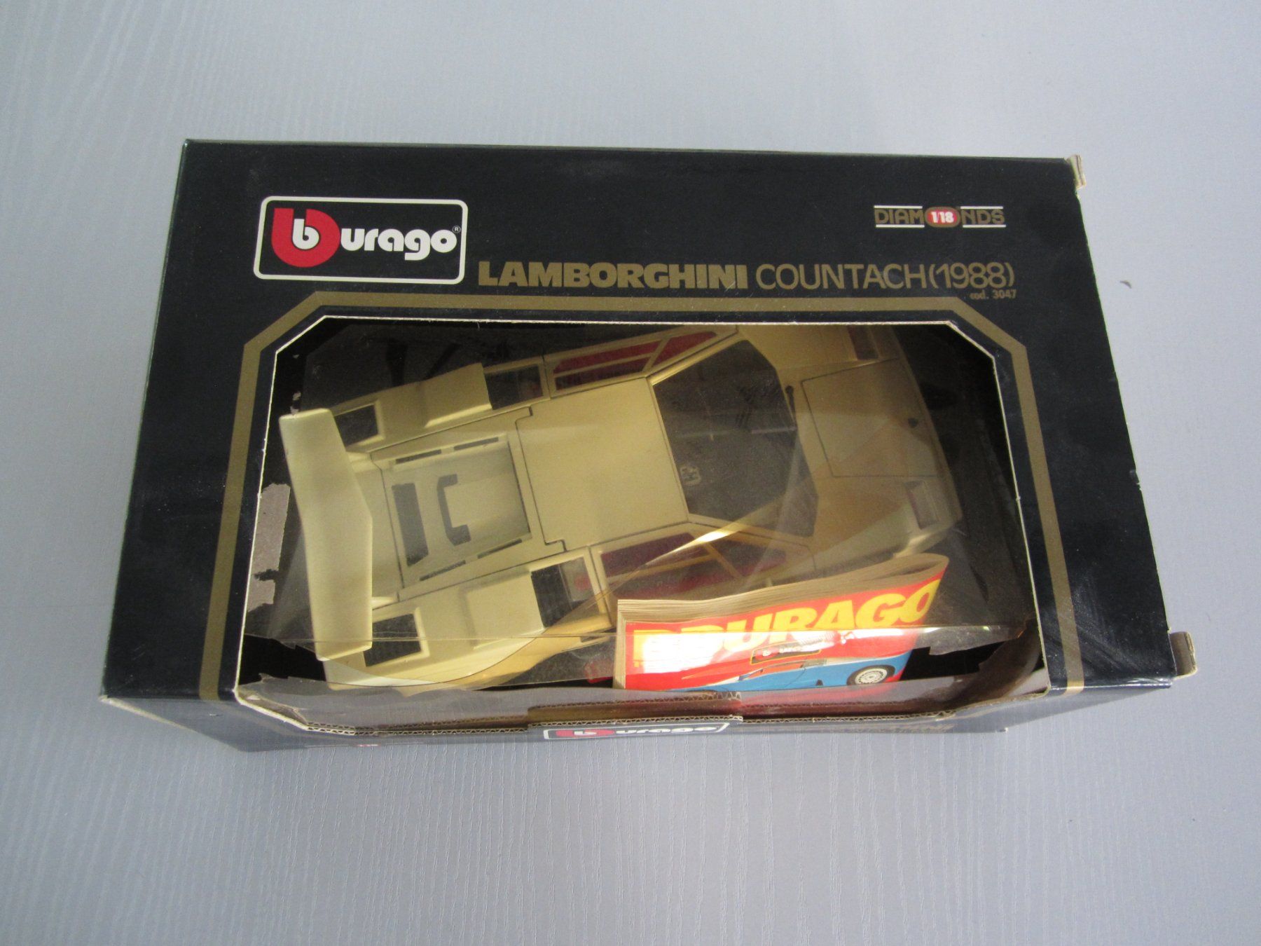 Bburago Voitures modèles: Burago Lamborghini Countach 1988 1-18 Model – Neuf (Voir description) à Dietikon par exclusive-cars-ag 6