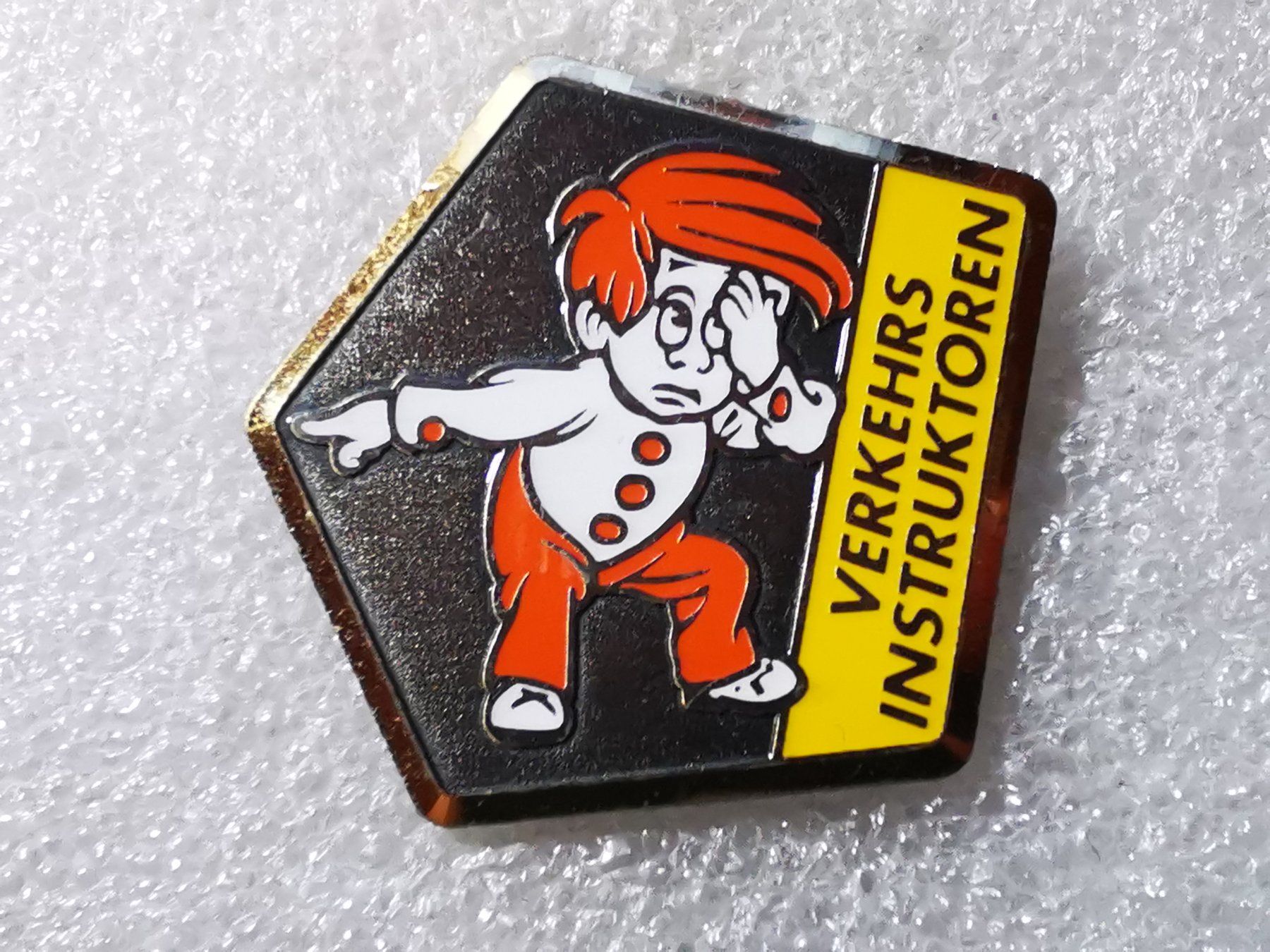 Placchette & Badge: Ansteckpin 53: Verkehrs Instruktoren – Usato da Oppligen venduto da Pin-Fall-Shop