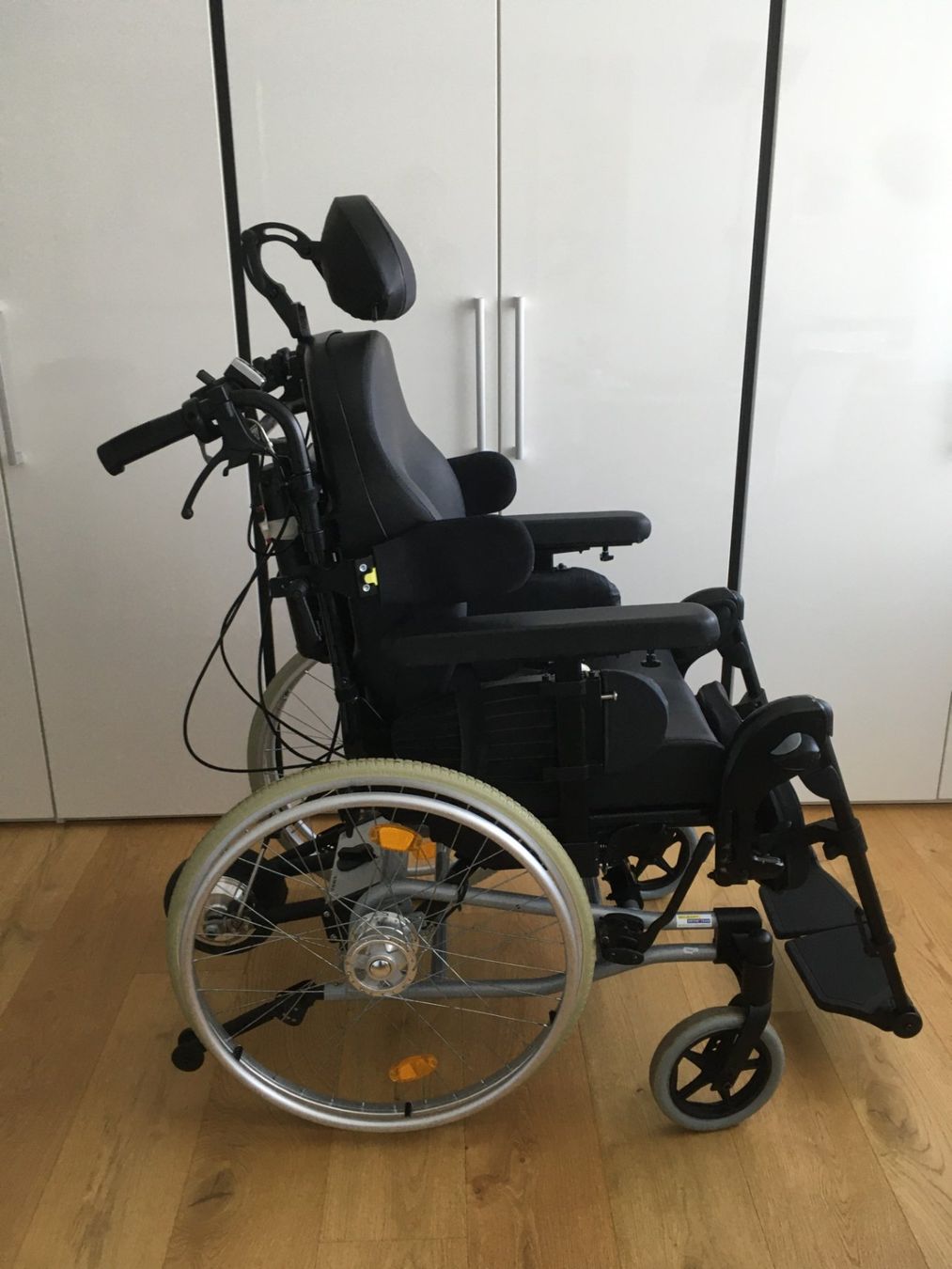 Sedie a rotelle: Pflegerollstuhl mit zus. Schiebehilfe – Usato da Sursee venduto da amh_tr9d 3