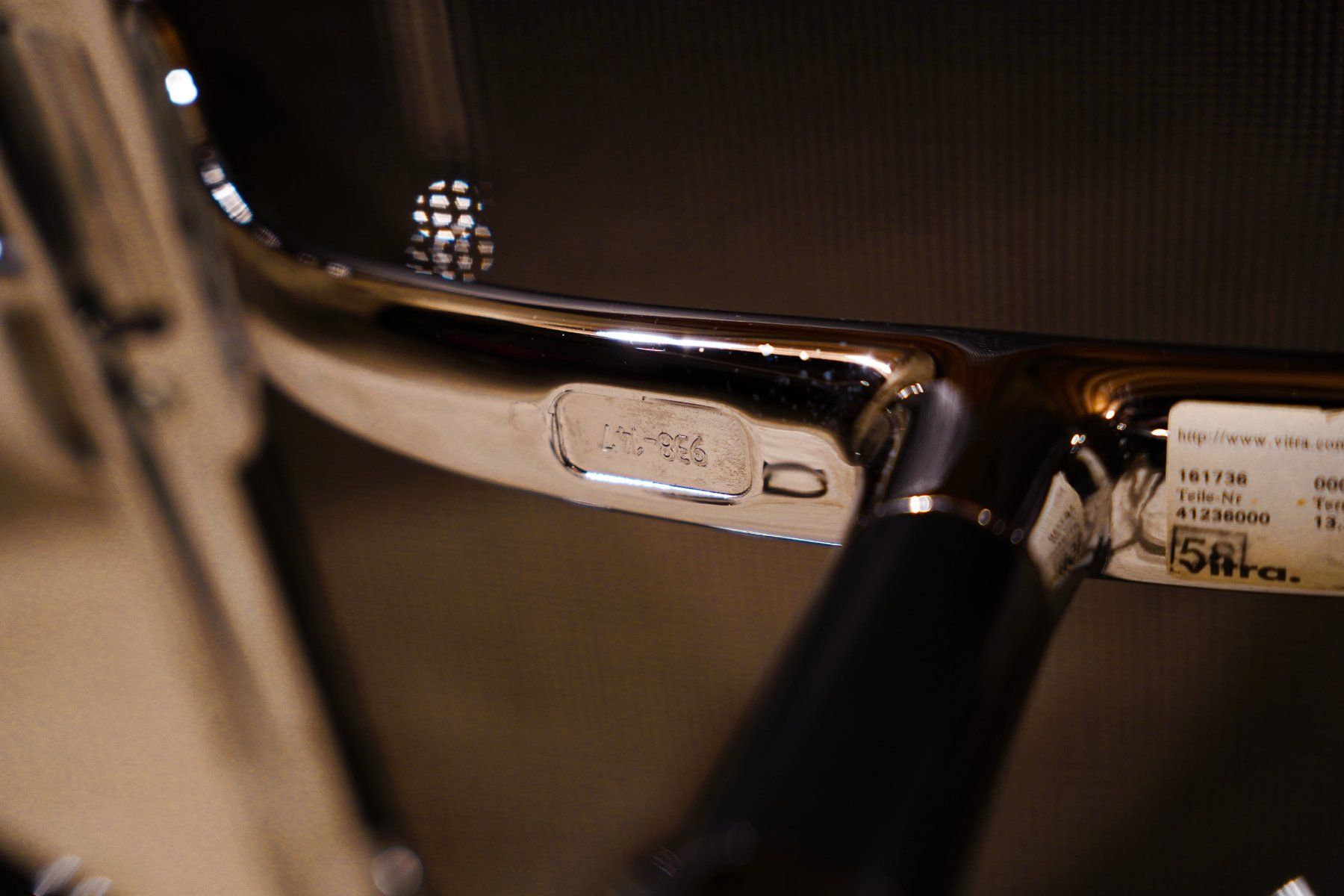 Vitra Sedie: VITRA - EA 107 - Aluminium Chair - Eames Designklassiker – Usato da Biel/Bienne venduto da 33drei 5