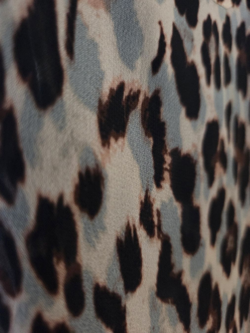 Guess Camicette: Leoparden Guess Bluse Gr. S – Usato da Dänikon ZH venduto da FicusLyrata 3