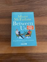 Buch "Between Us" von Mhairi McFarlane Roman