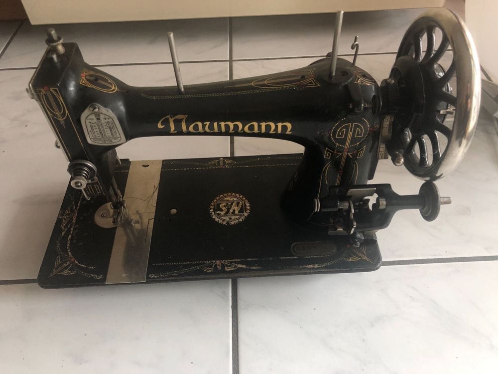 Alte Nahmaschine Naumann