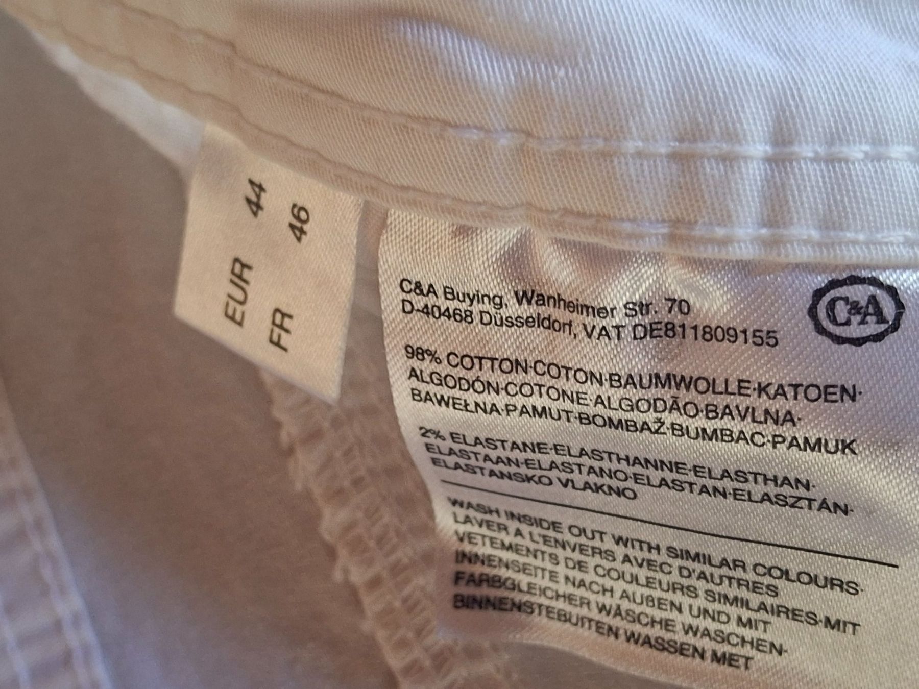 C&A Pantaloni: Pantalon blanc 98% coton taille 44 marque C&A – Usato da Villiers venduto da san_jn5w 4