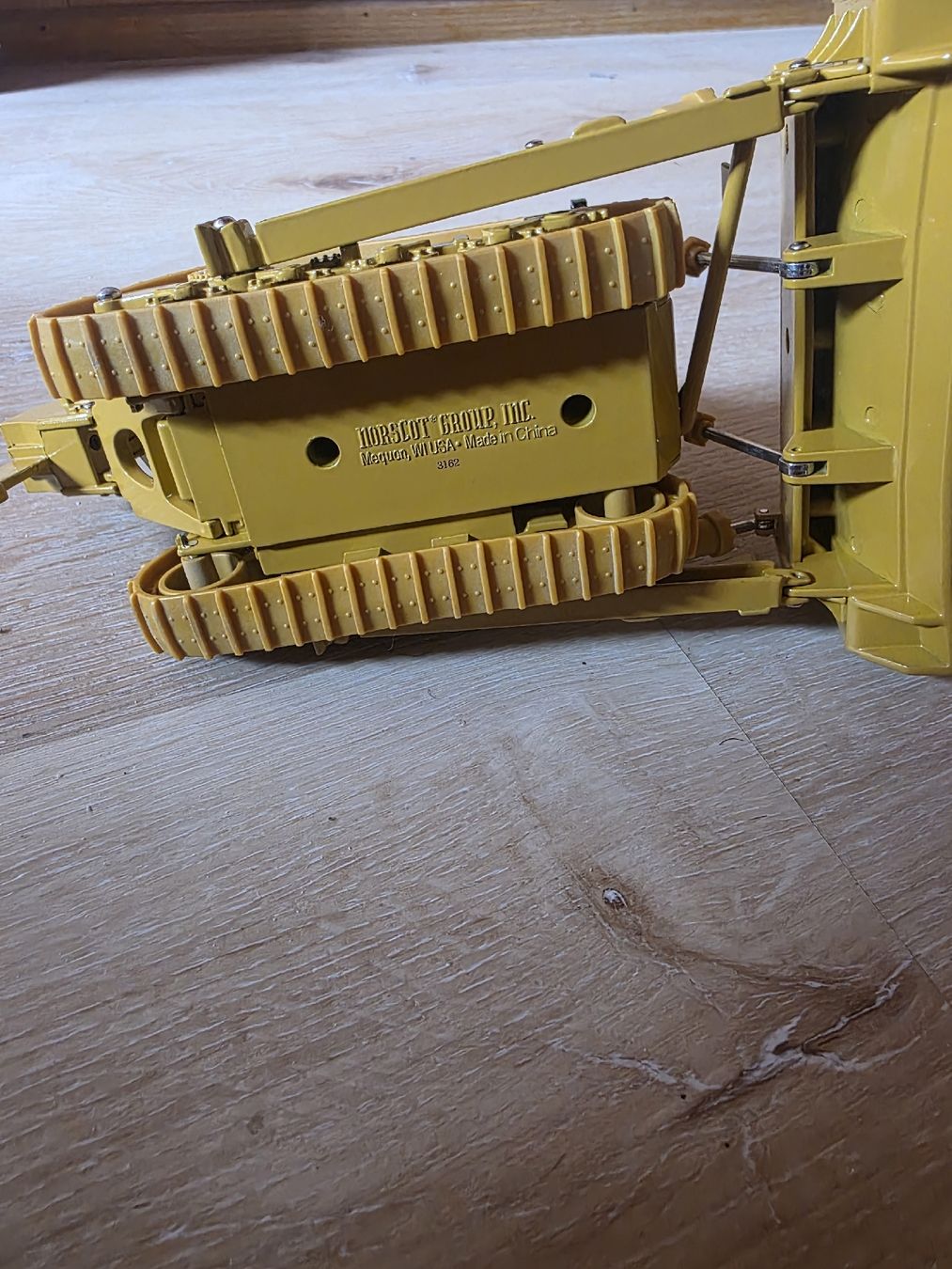 Caterpillar Modellbausätze & Standmodelle: Cat Bulldozer 1/50 – Gebraucht aus Mosnang von Fischli730 1