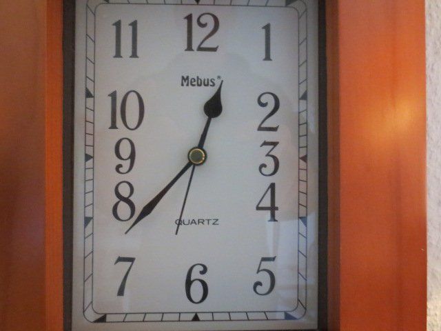 Orologi da terra & Orologi da parete: Quartz-Uhr "Mebus" mit Holzrahmen – Usato da Basel venduto da Christallina 1