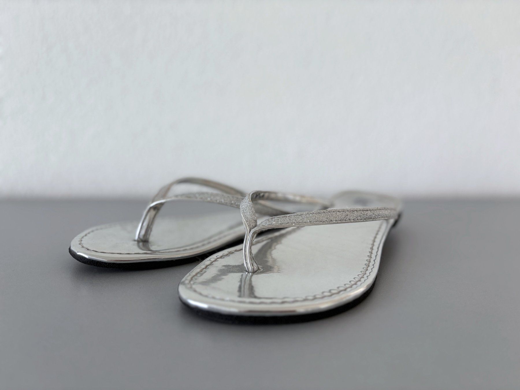 Ipanema Chaussures femmes: Basic Flip Flops Silber Gr. 39/40 – D'occasion à Holzhäusern ZG par paula_w