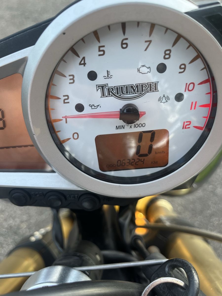 Triumph Strada: Triumph Speed Triple 1050 – Usato da Obfelden venduto da Rapha87 4
