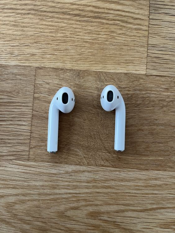 Apple AirPods 2  5