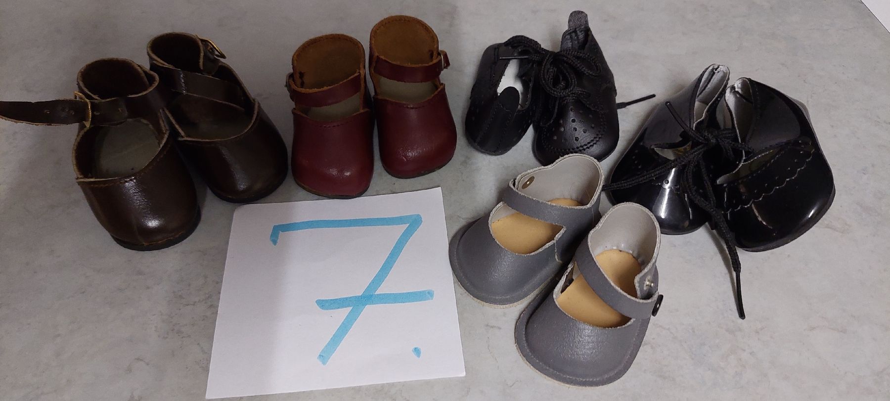 Sasha Morgenthaler Puppen: 5Paar Puppenschuhe  – Gebraucht aus Muri AG von nindo1