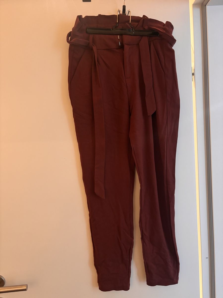 Vero Moda Pantaloni: Vero Moda Hose – Usato da Zug venduto da us_laura92