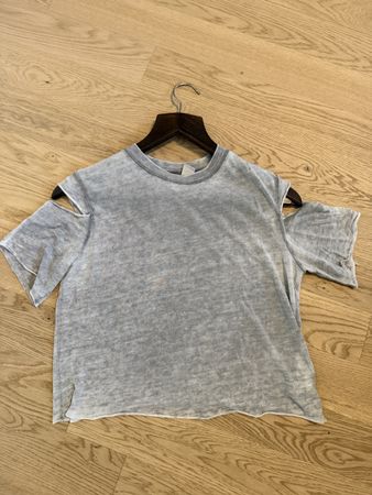Sommerliches Divided Shirt mit Cut-Outs, grau, Grösse S