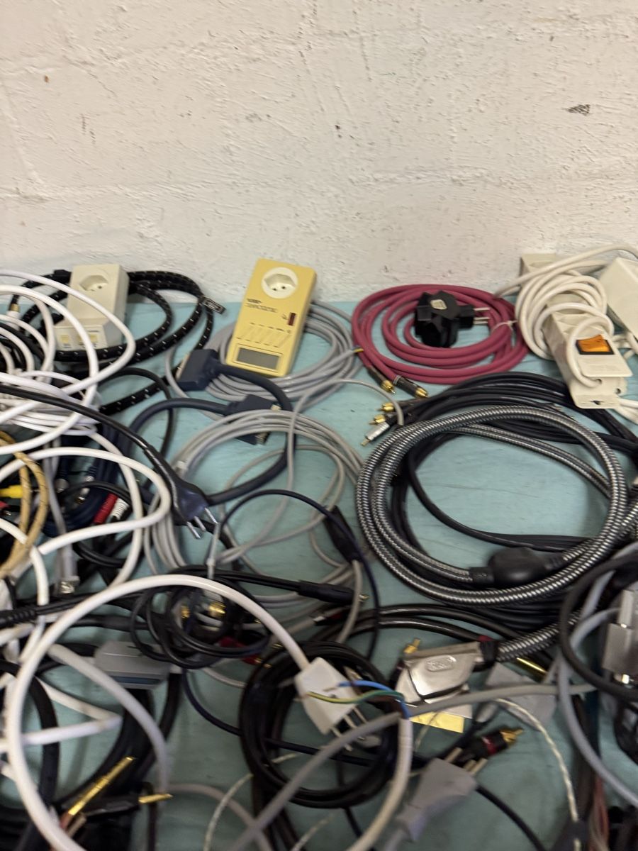 Cavi: Verschiedene Kabel Nr 4 – Usato da Effretikon venduto da Effi0111 4