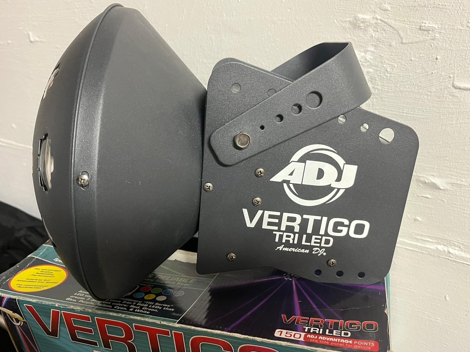 Lampade: 2x American DJ Vertigo TRI LED Lichteffekt Disco – Usato da Volketswil venduto da nemo2000 3