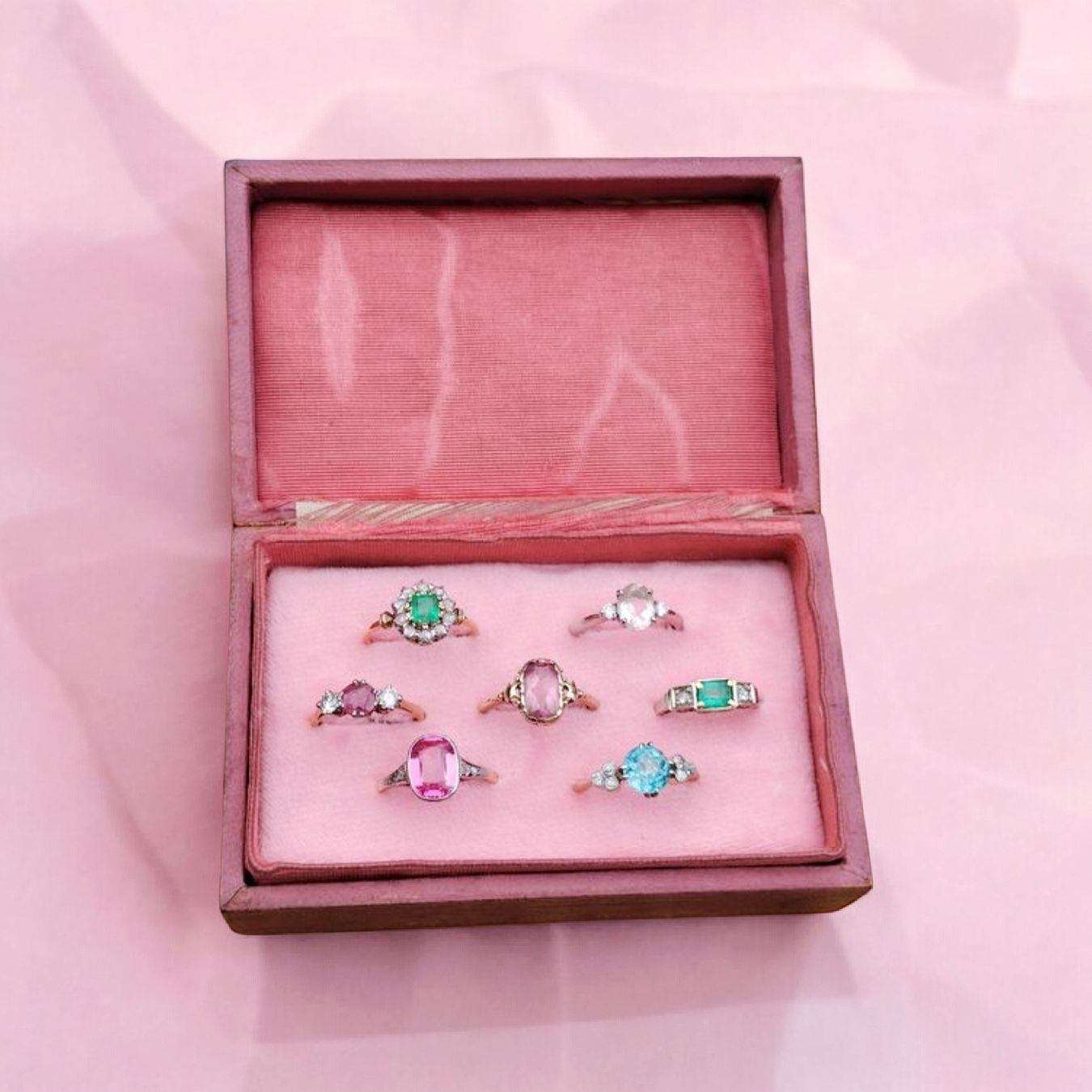 Dosen: ✨Antike Ringbox Schatulle Rosa Samt mit Gold – Gebraucht aus schwyz von larry91sz 5