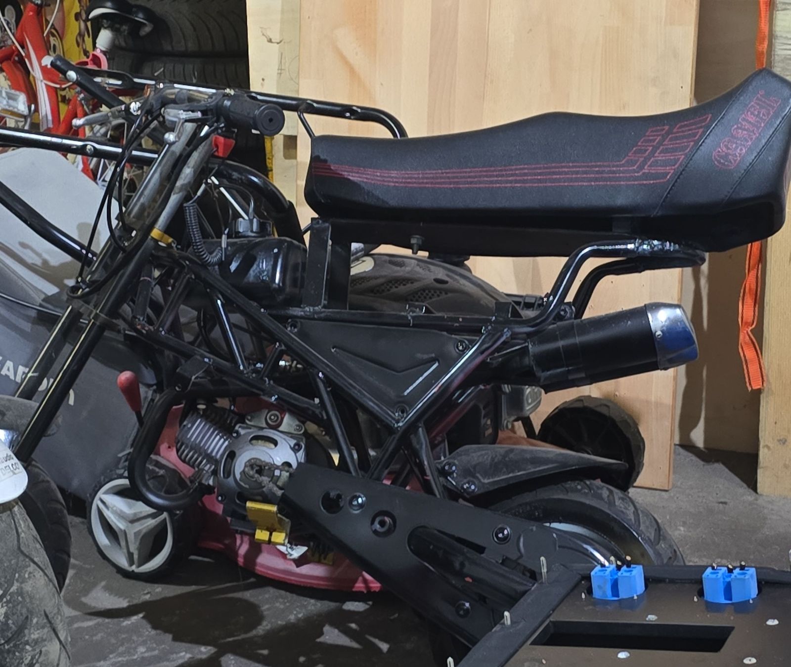 Sonstige: Mini Moto custom con motore 4 tempi, stato usato – Gebraucht aus Biasca von ana_wqf5