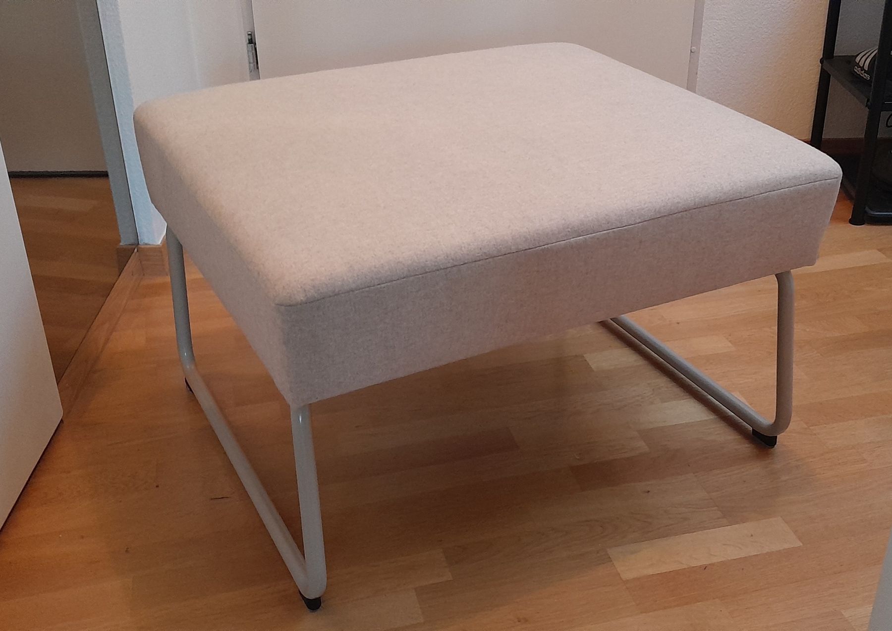 Sgabelli: Pouff beige – Usato da Zürich venduto da Janeway85 4
