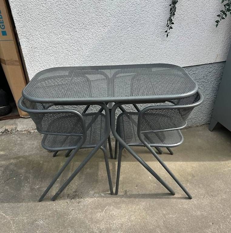 Tischset: Gartentisch und Stühle Metall anthrazit – Gebraucht aus Basel von Fionakristin 1