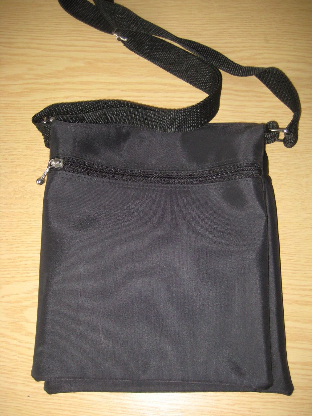 Taschen für Damen: schwarze Handtasche – Gebraucht aus Greifensee von Janali01 1