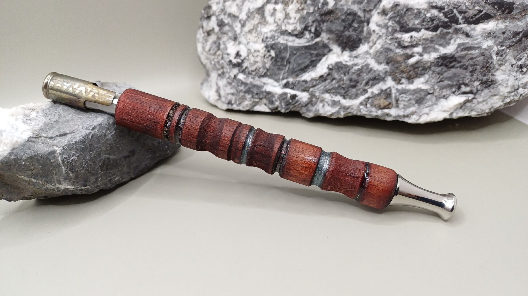 Altri Prodotti per fumatori: Dynavap Mahagoni Style Epoxy Emerald – Nuovo e nell'imballaggio originale da Kloten venduto da Epoxygalaxy.ch