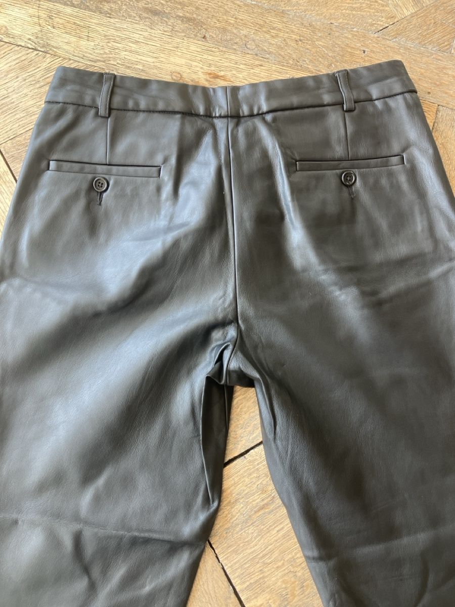 Pantaloni: Coole Kunstlederhose von Leon & Harper, Grösse 36 – Usato da Muralto venduto da jac_hkz5 5