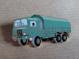 nummerierter Pin Militär-LKW Schweizer Armee Saurer M8