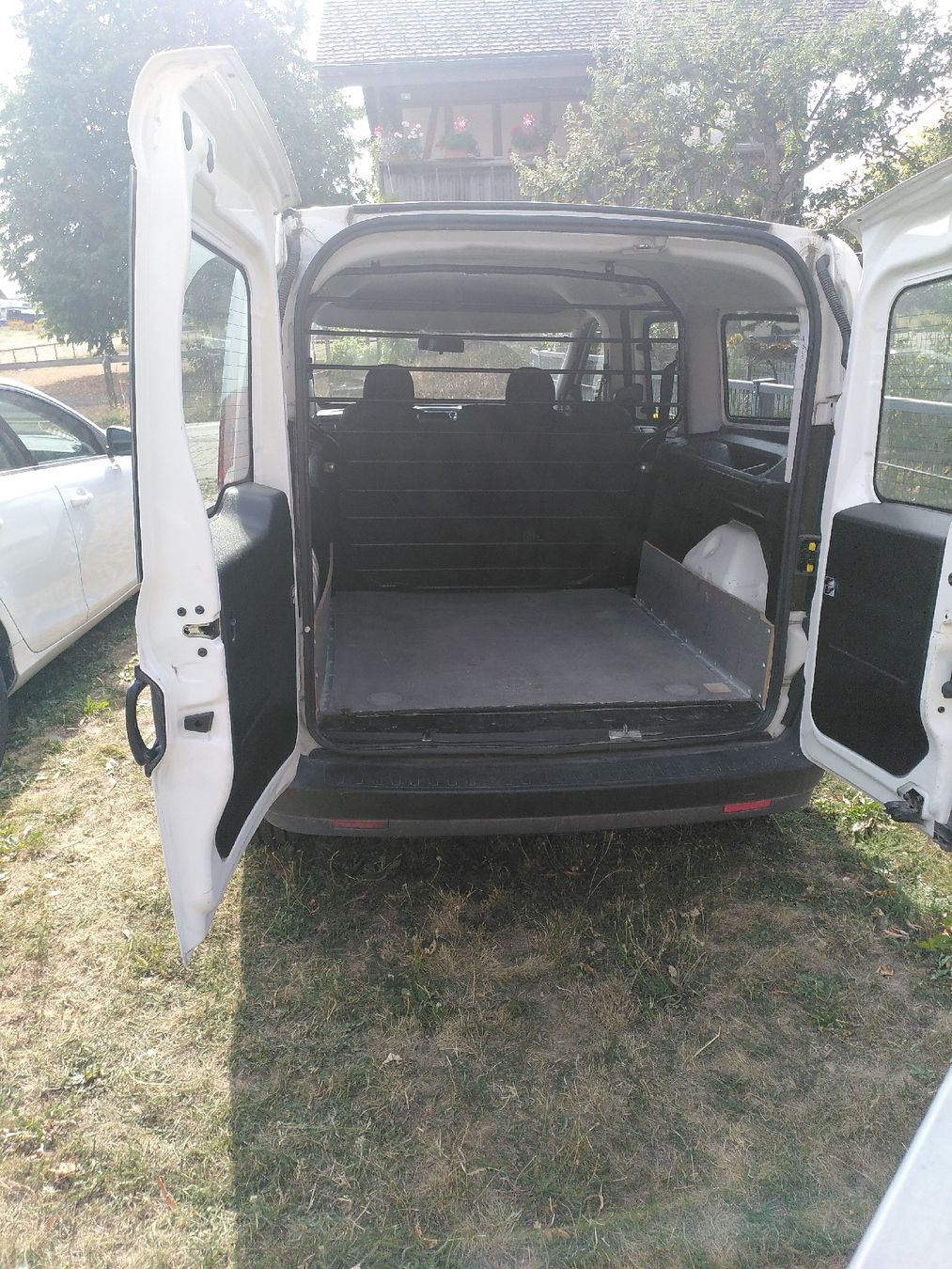 Opel Autos: Opel Combo D 1.4T – Gebraucht aus schwarzenburg von schila8 2