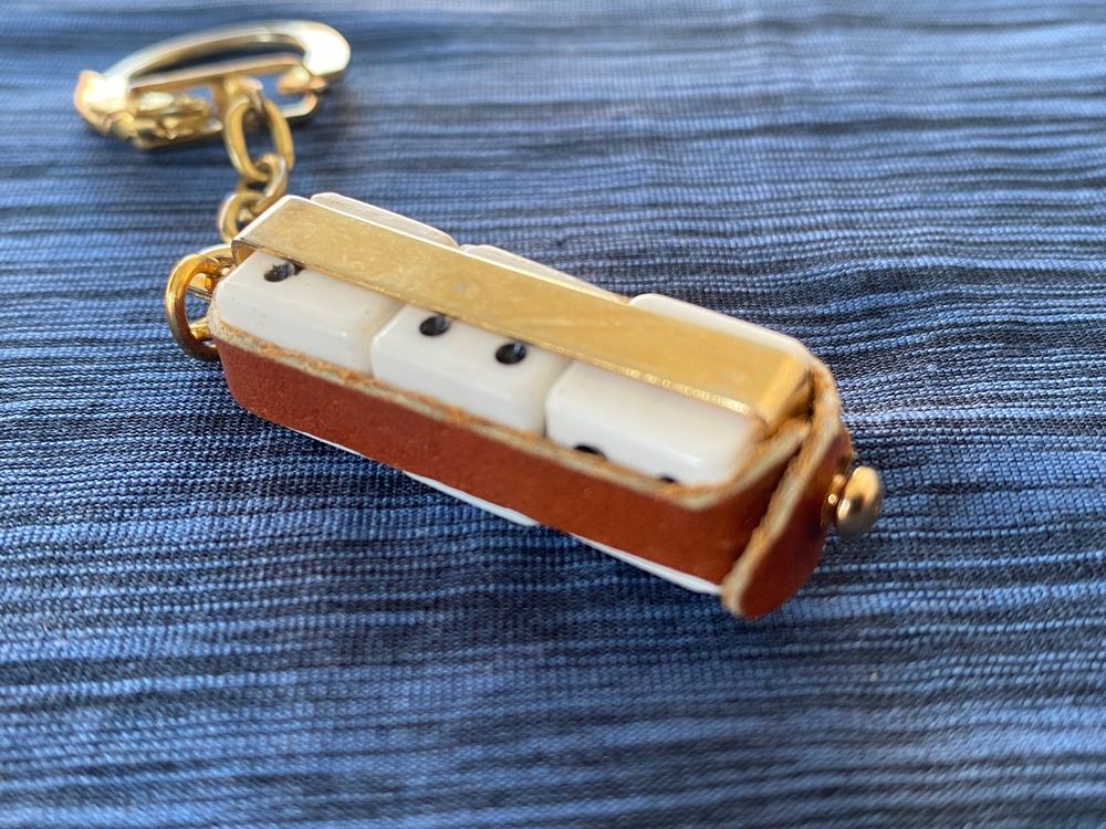 Angyape Las Vegas Souvenir Schlüsselanhänger - Poker Chips Geld Würfel Casino Deko