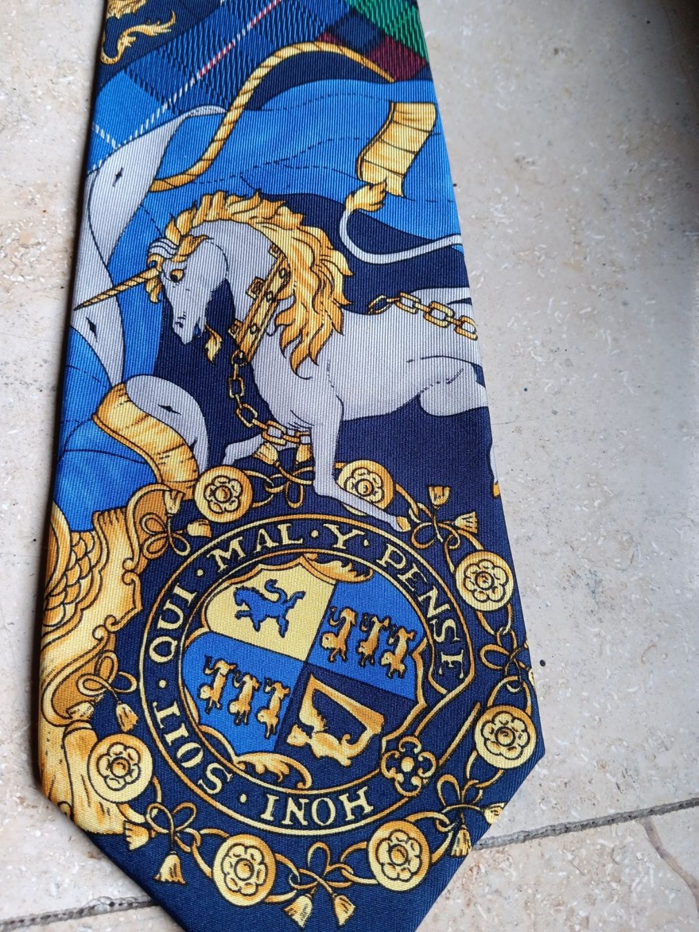 Versace Cravates: Krawatte Versace Einhorn – D'occasion à Büsingen par Flohminator 1
