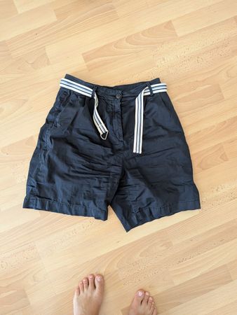 Tommy Hilfiger Damen Shorts Gr. 34 Navy mit Gürtel