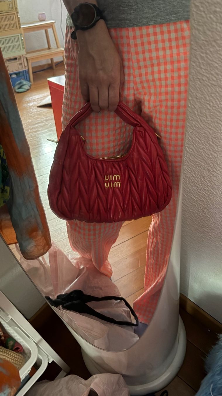 Miu Miu Borse da donna: Miu Miu Red Leather Shoulder Bag – Nuovo (secondo la descrizione) da Dietikon venduto da dom_pvq5 1