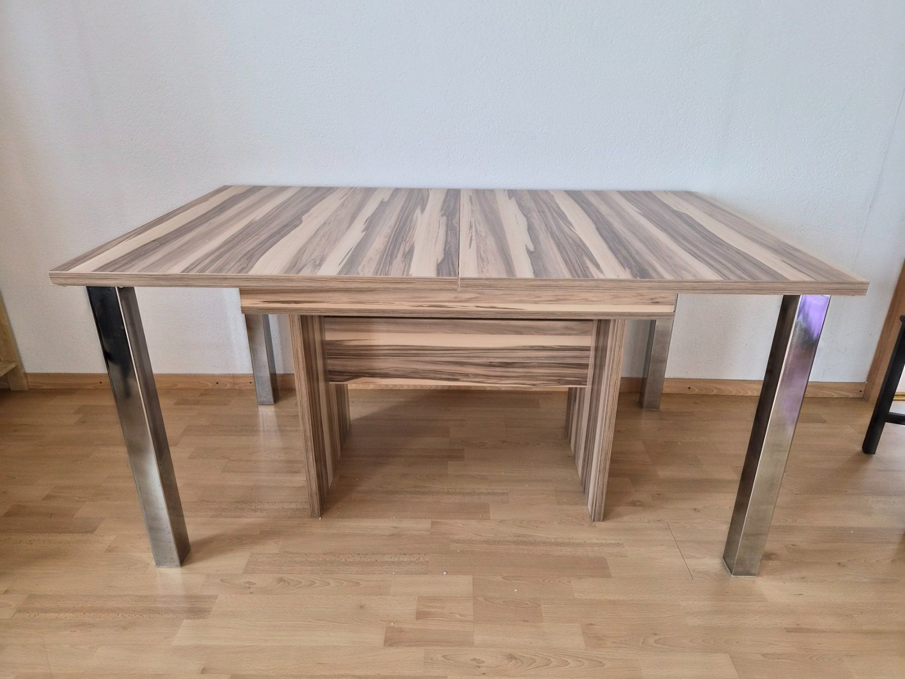 Tavoli: Table à manger 150 cm x 90 cm, avec rallonges – Usato da Bévilard venduto da CONTRESENS