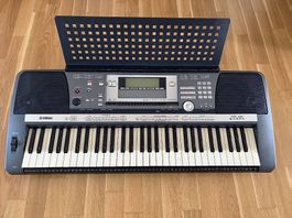 Yamaha PSR-640 Keyboard / Synthesizer