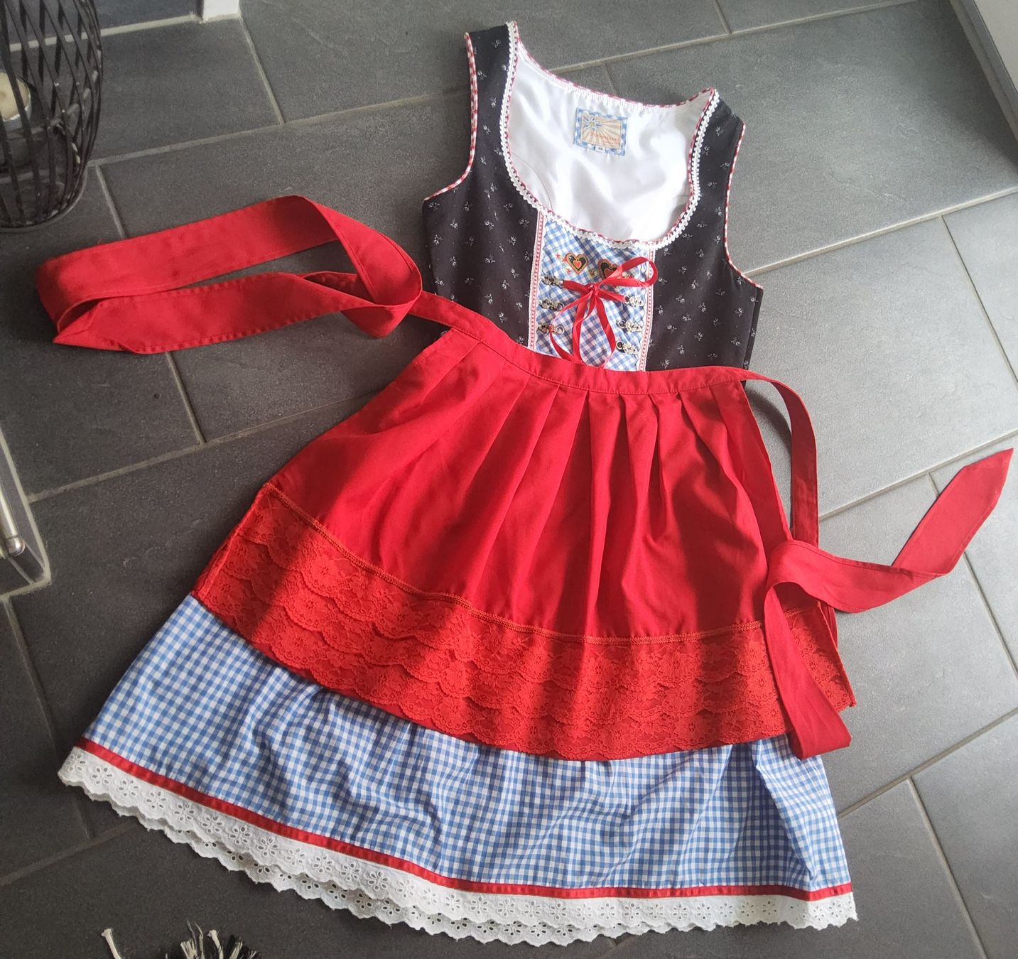 Jupes: Dirndl Stockerpoint Grösse 40 – D'occasion à Diegten par ayla2009 4