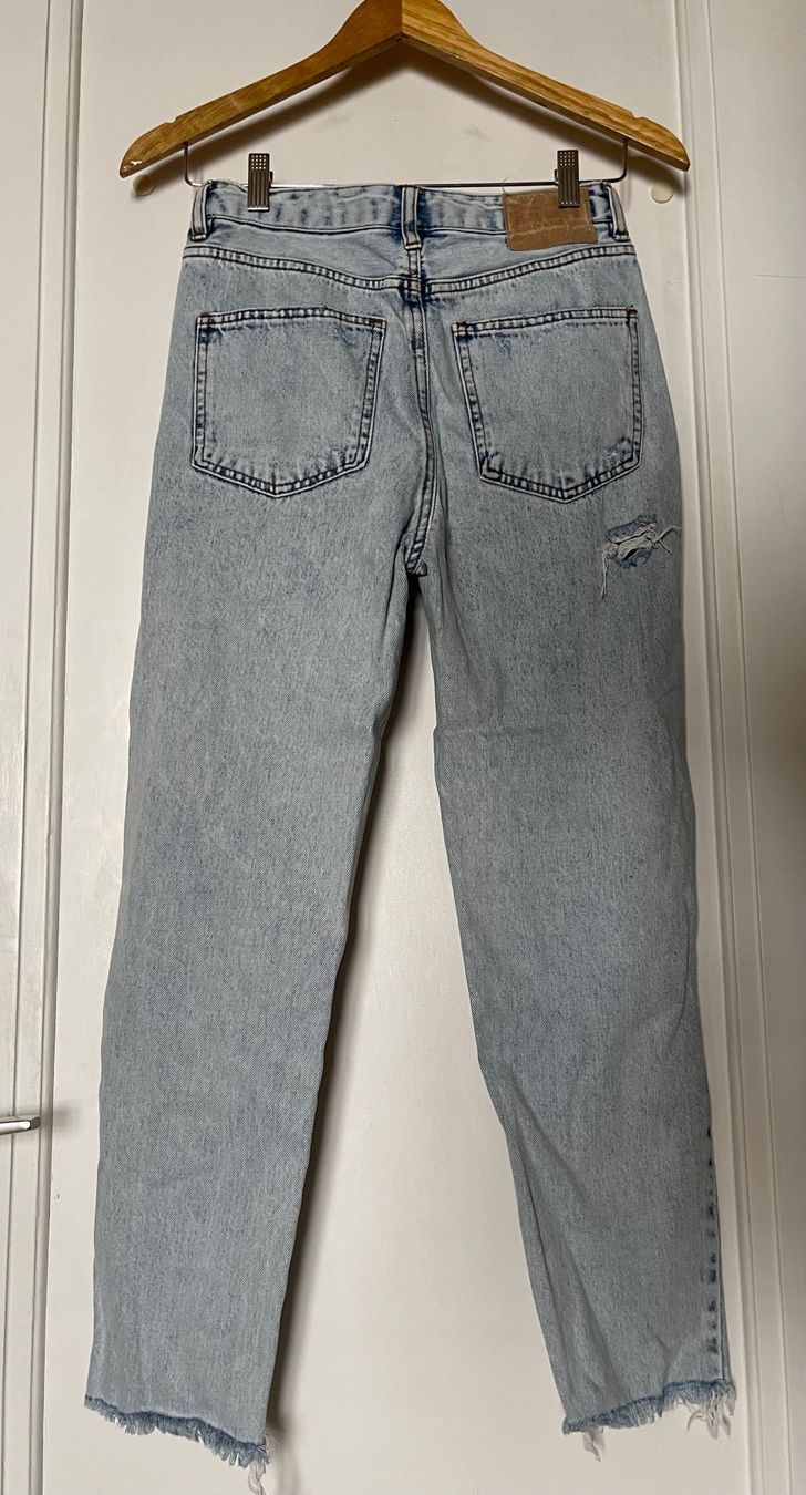 Pull&Bear Jeans: Jeans déchirés – Usato da Territet venduto da Estelle_elletsE 1