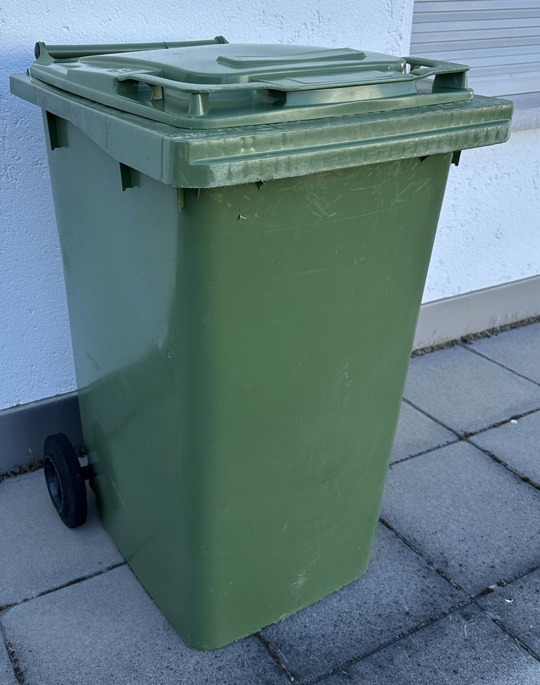 Altro per Ufficio & Commercio: 240 Liter Kompostbehälter Grüncontainer ESE – Usato da Hergiswil NW venduto da hpb_9bvx 1